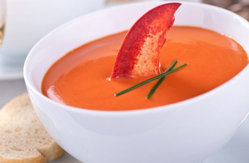 This holiday lobster bisque will make you forget about all other dishes!