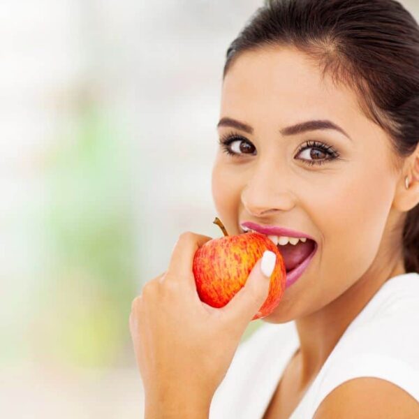 7 Surprising Transformations Your Body Goes Through By Eating An Apple Every Day