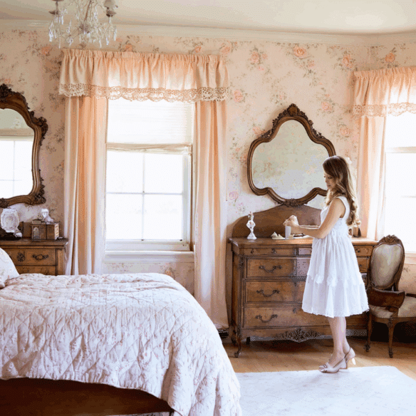 discover essential tips for creating a vintage bedroom that exudes charm and nostalgia. transform your space with retro decor, color palettes, and furniture styles that transport you back in time. achieve an irresistibly inviting atmosphere that combines comfort and elegance with a touch of the past.